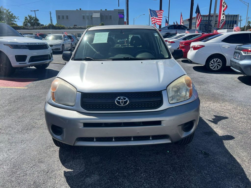 2005-Toyota-RAV4-1