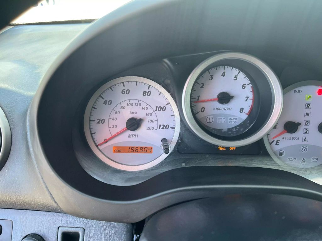 2005-Toyota-RAV4-6