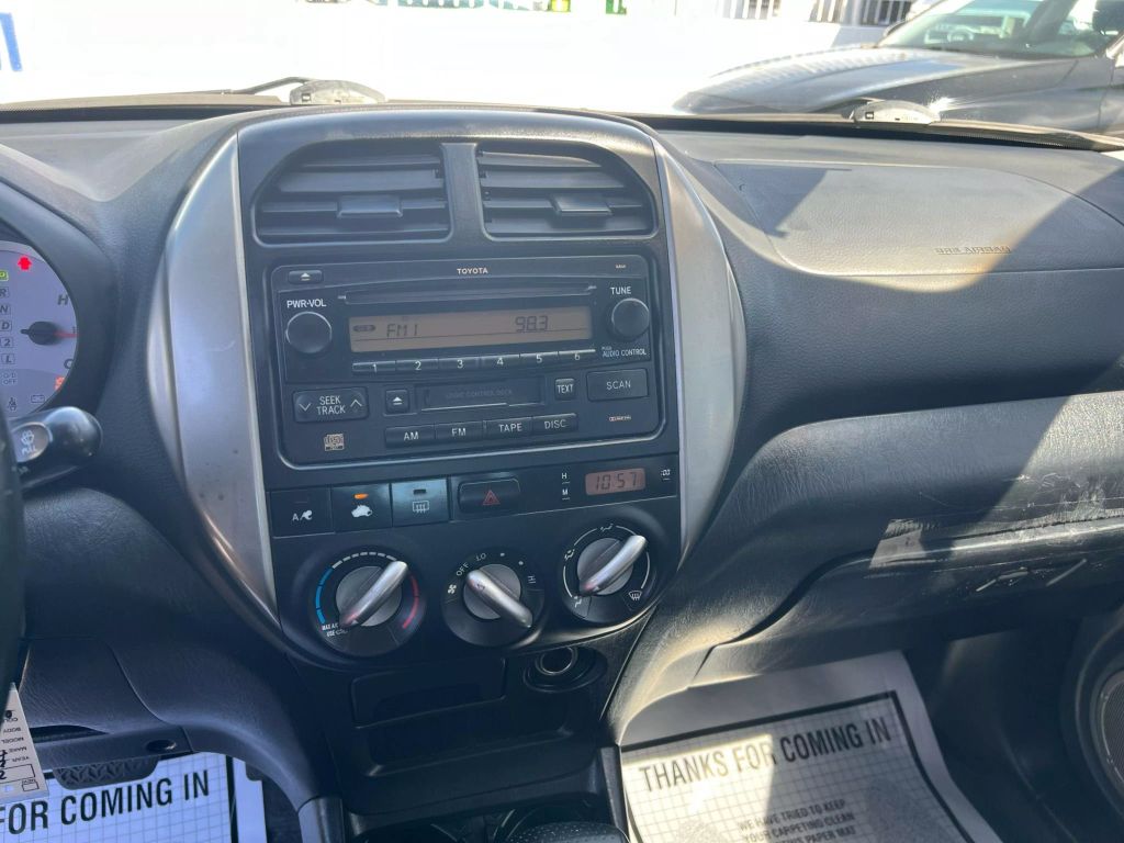 2005-Toyota-RAV4-7