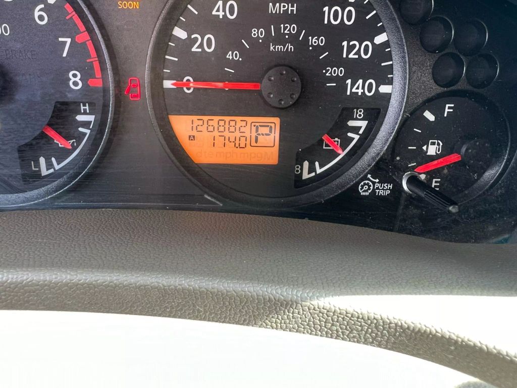 2011-Nissan-Frontier-Crew-Cab-6