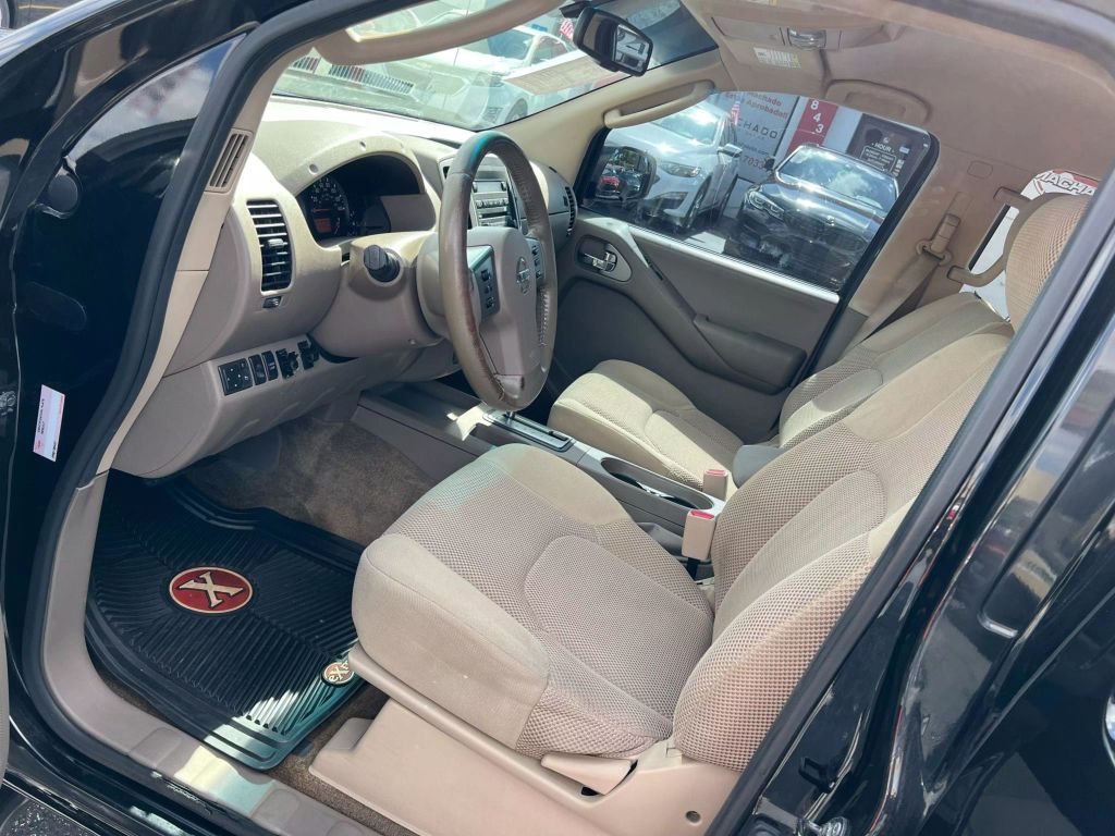 2011-Nissan-Frontier-Crew-Cab-7