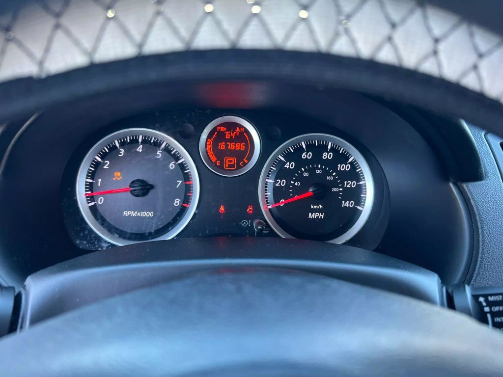 2012-Nissan-Sentra-6
