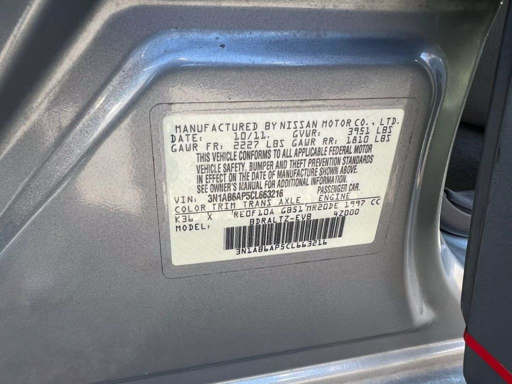 2012-Nissan-Sentra-8
