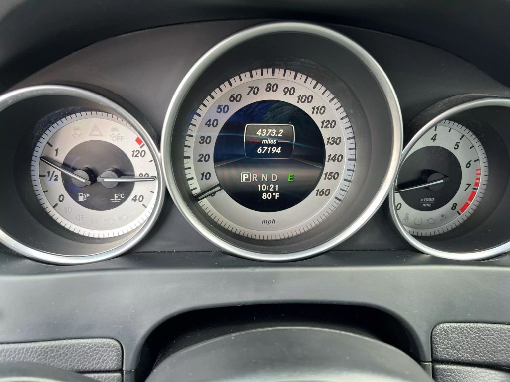 2014-Mercedes-Benz-C-Class-6