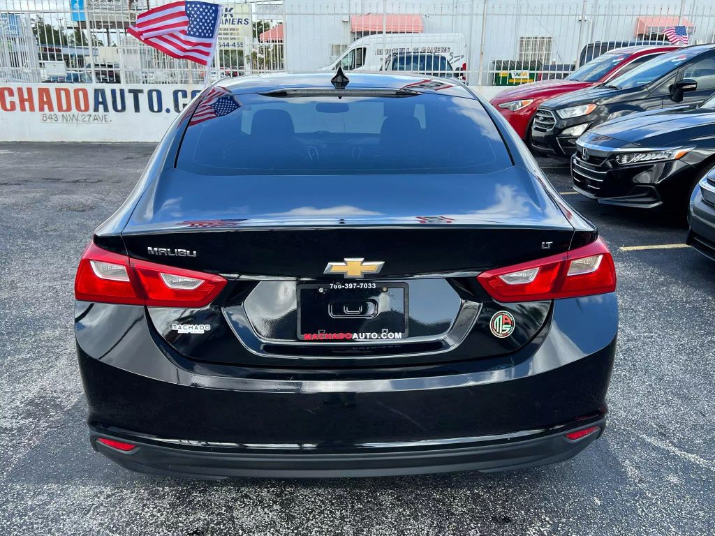 2016-Chevrolet-Malibu-13