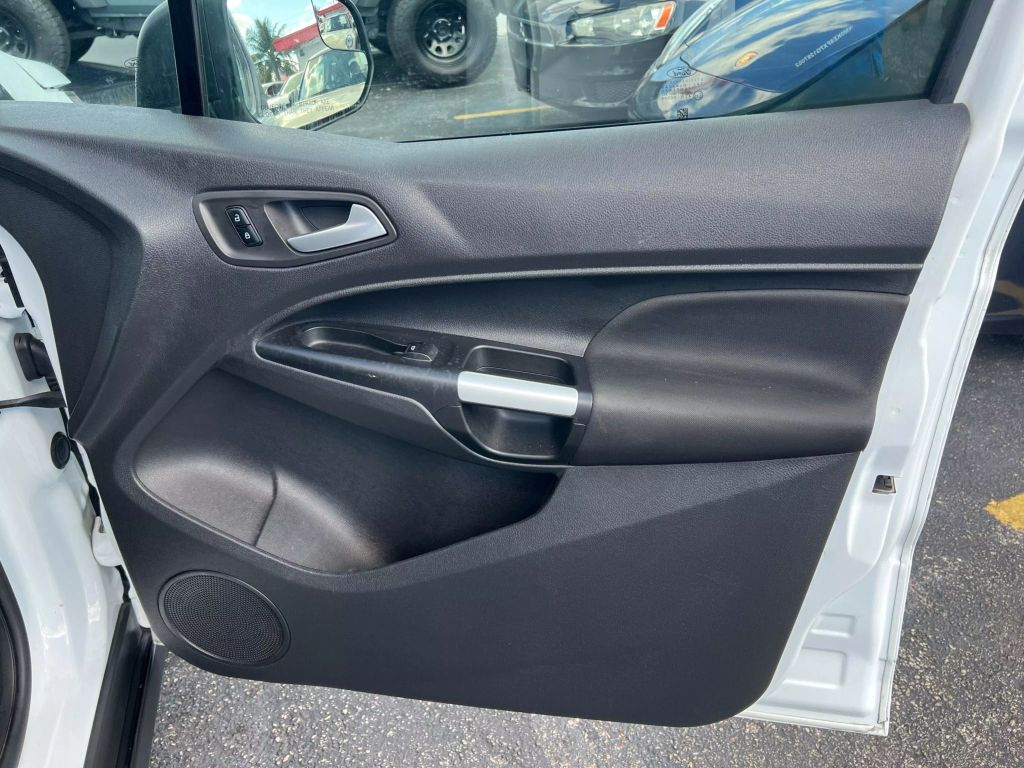 2016-Ford-Transit-Connect-Cargo-12