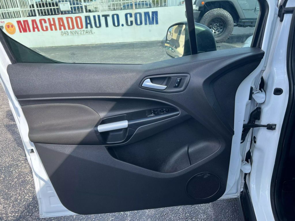 2016-Ford-Transit-Connect-Cargo-4