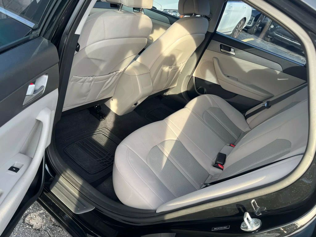 2016-Hyundai-Sonata-11