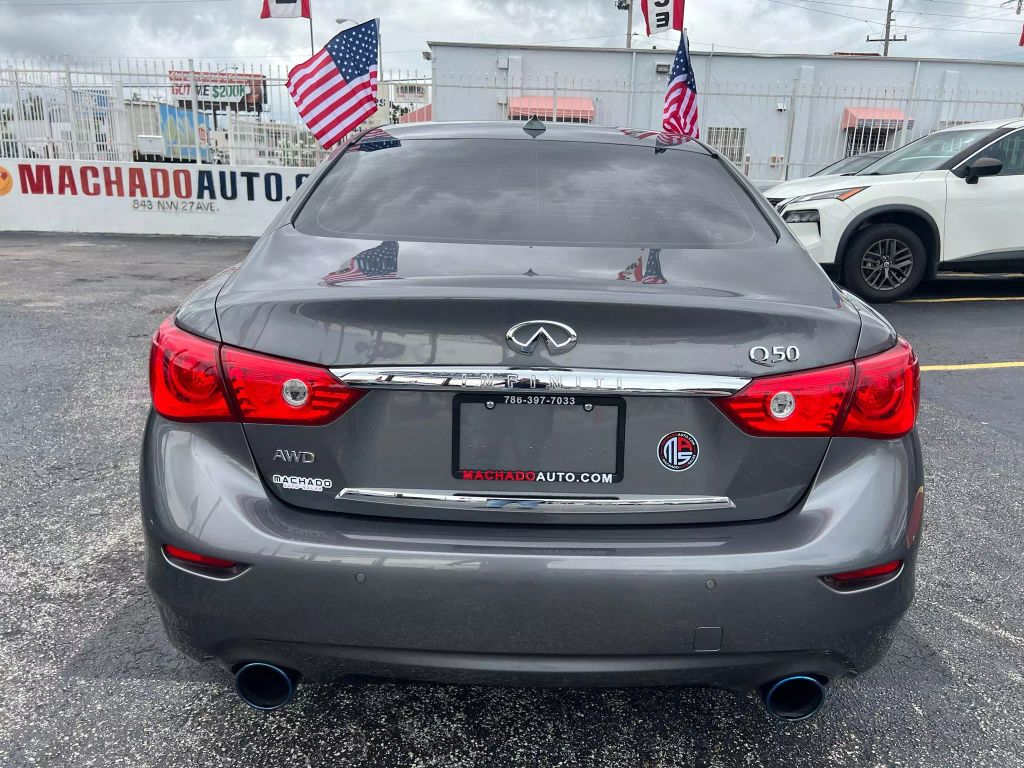2016-INFINITI-Q50-12