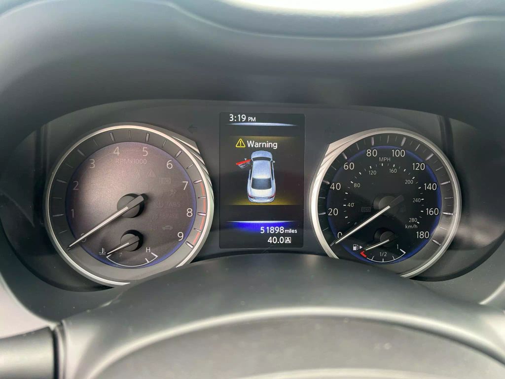 2016-INFINITI-Q50-5