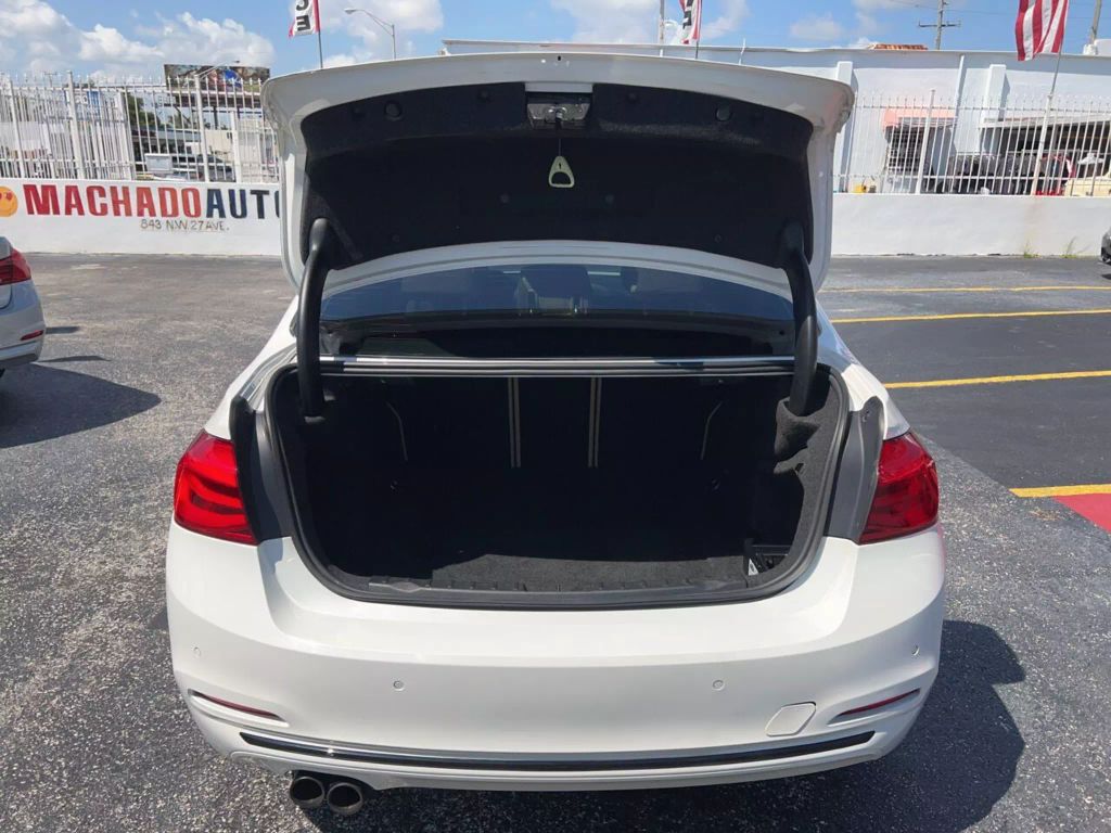 2017-BMW-3-Series-12
