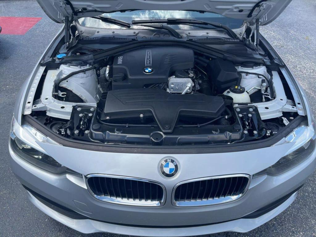 2017-BMW-3-Series-19