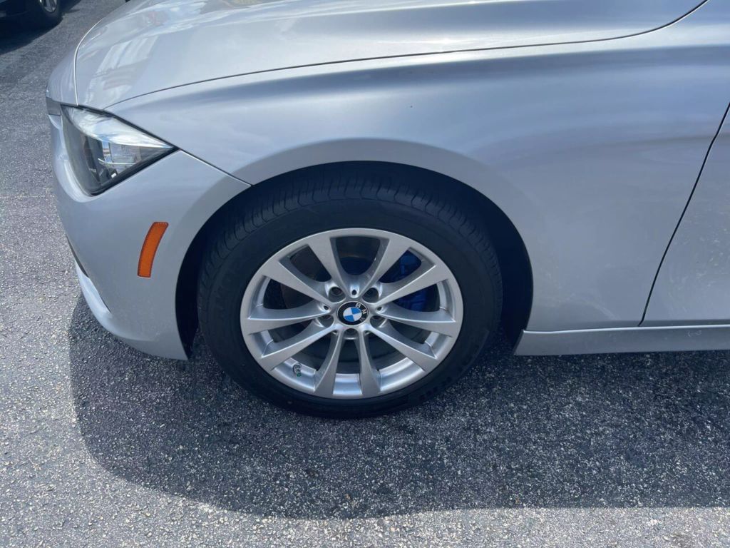 2017-BMW-3-Series-4