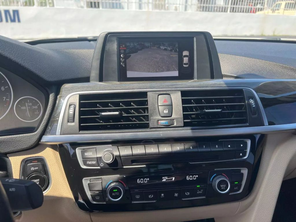 2017-BMW-3-Series-5