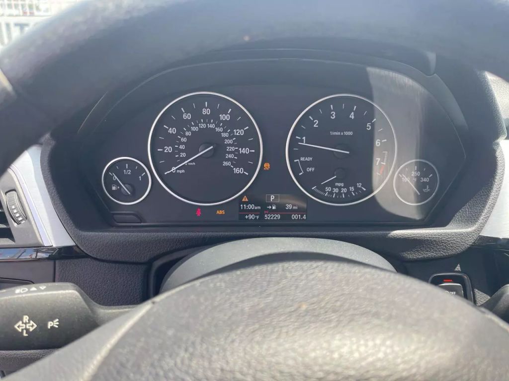 2017-BMW-3-Series-7