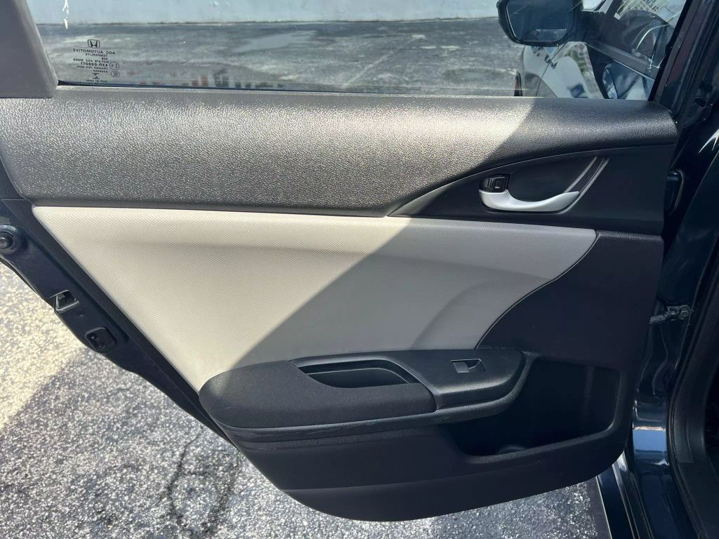 2017-Honda-Civic-10