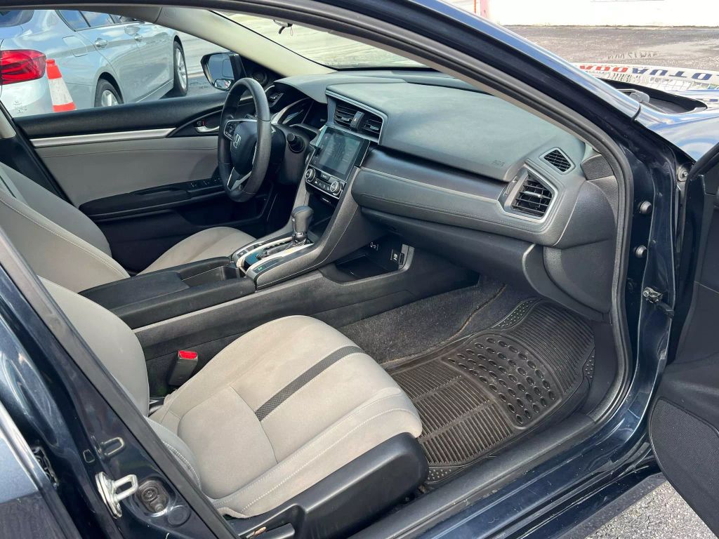 2017-Honda-Civic-19