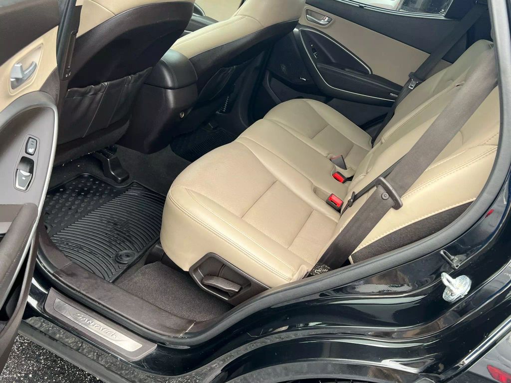2017-Hyundai-Santa-Fe-Sport-11