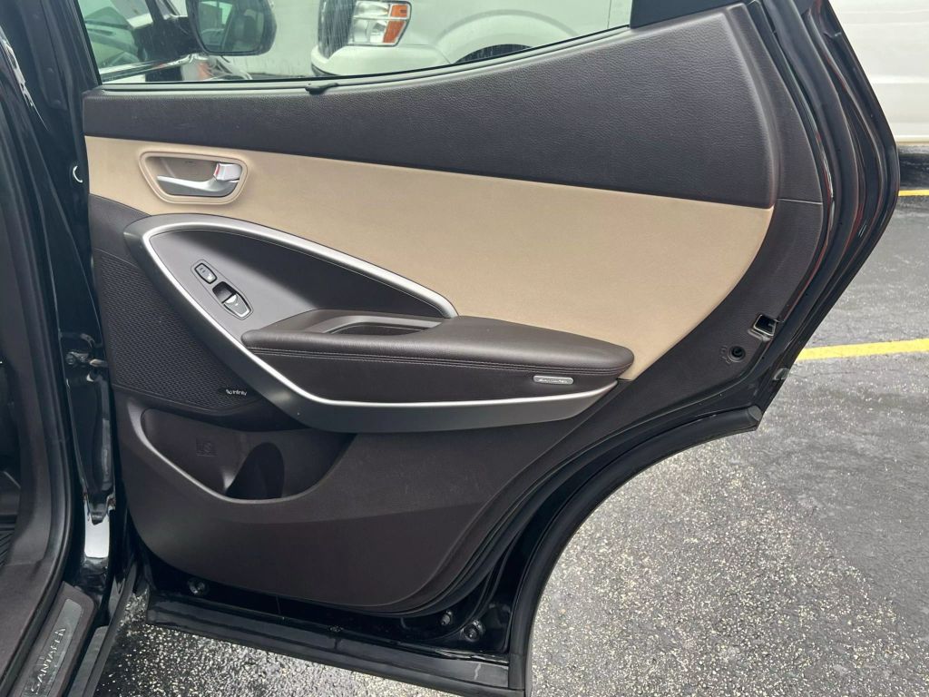 2017-Hyundai-Santa-Fe-Sport-16
