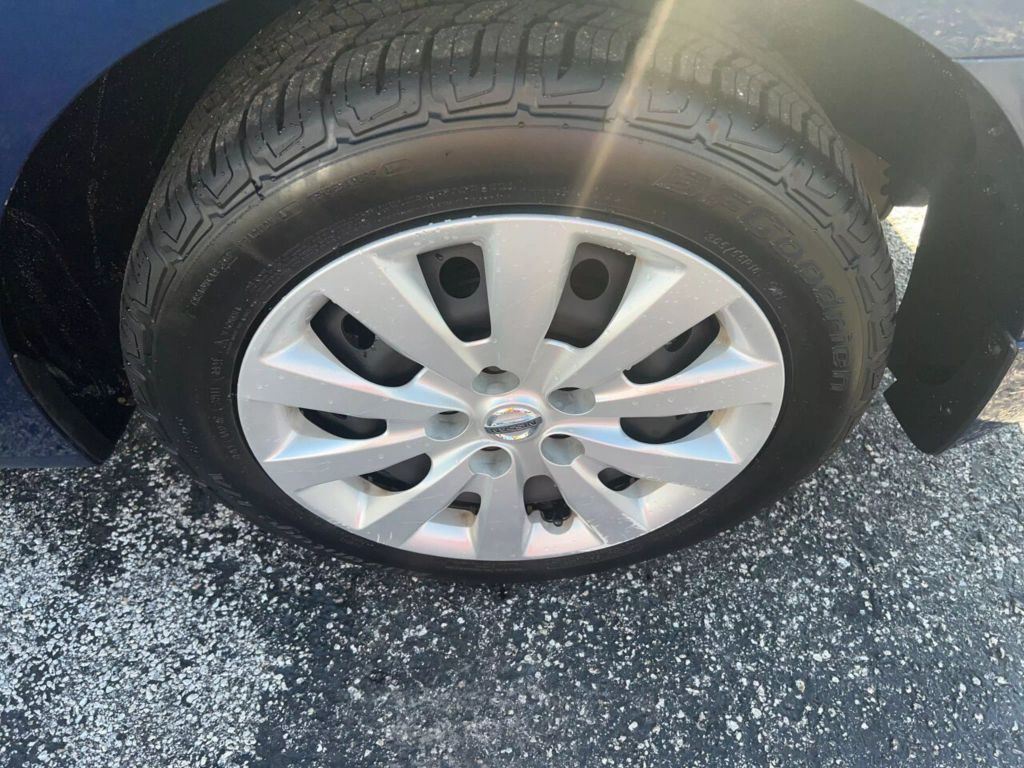 2017-Nissan-Sentra-4