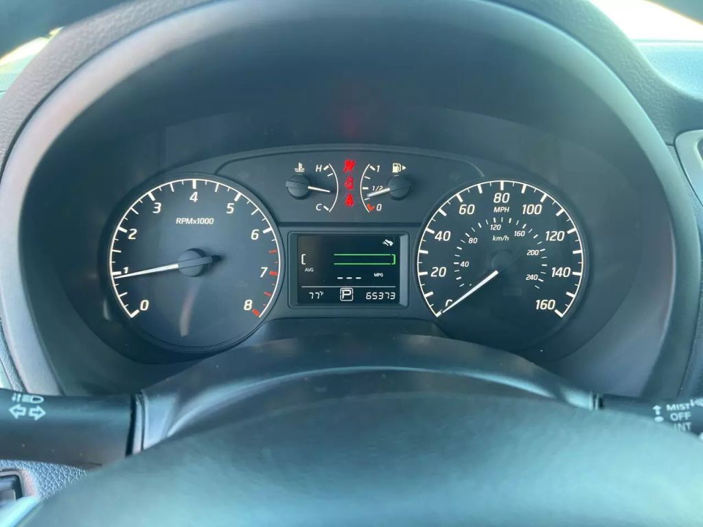 2017-Nissan-Sentra-6