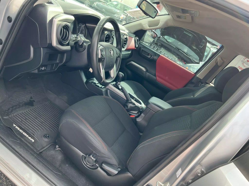 2017-Toyota-Tacoma-Double-Cab-8
