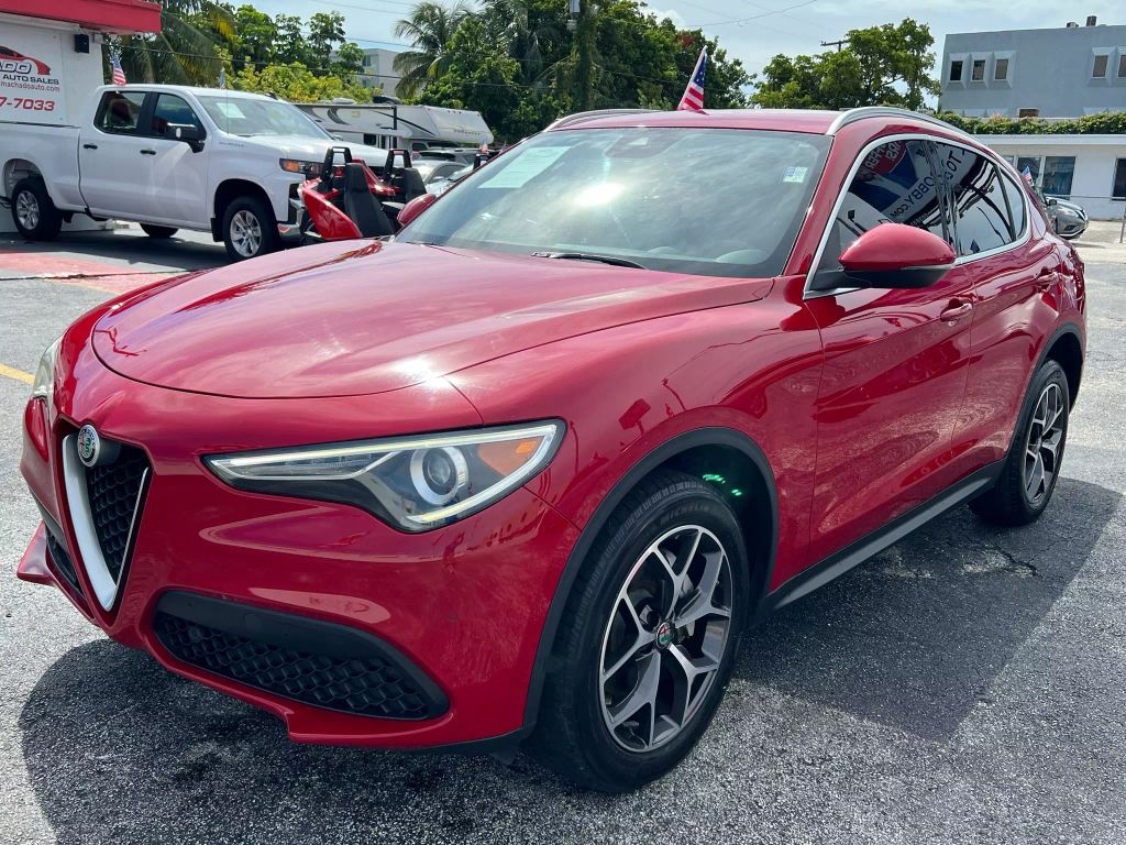 2018-Alfa-Romeo-Stelvio-2