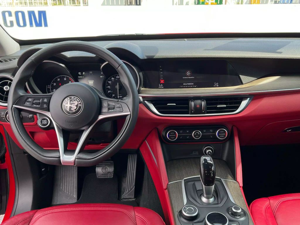 2018-Alfa-Romeo-Stelvio-7