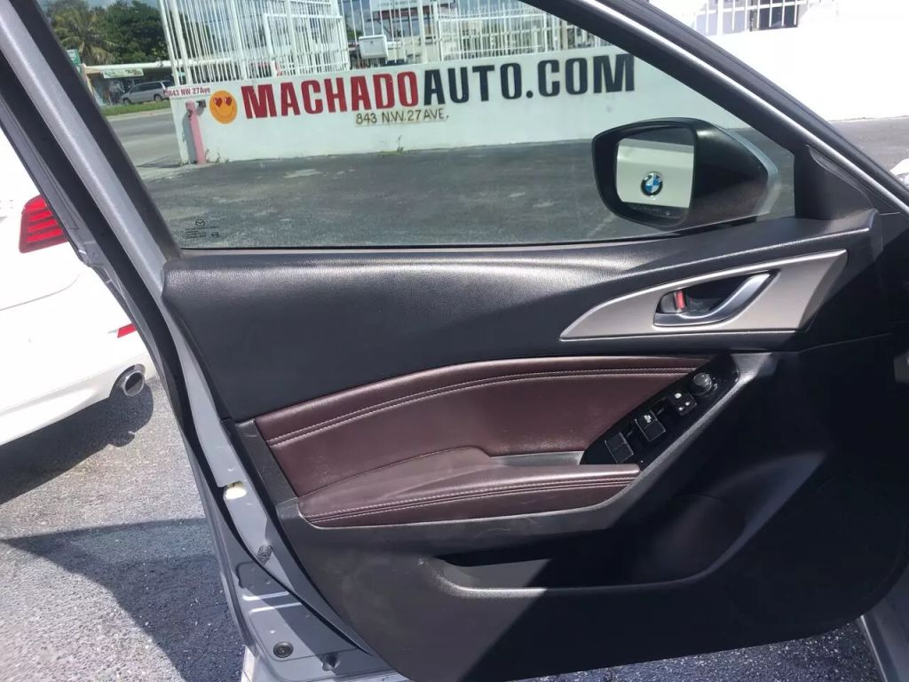 2018-MAZDA-MAZDA3-13