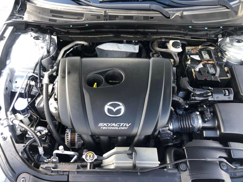 2018-MAZDA-MAZDA3-18