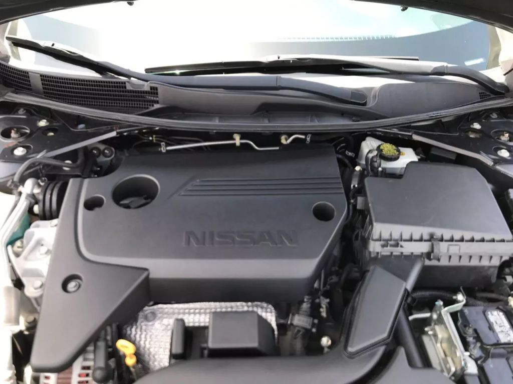 2018-Nissan-Altima-18
