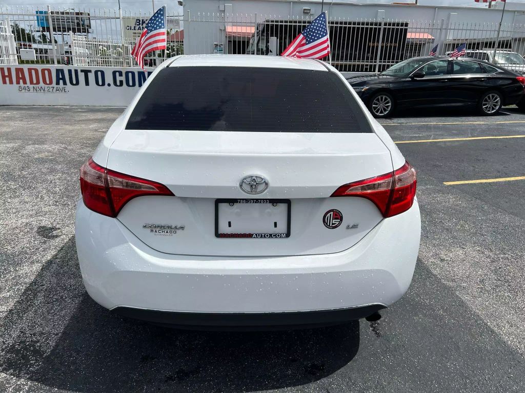 2018-Toyota-Corolla-12