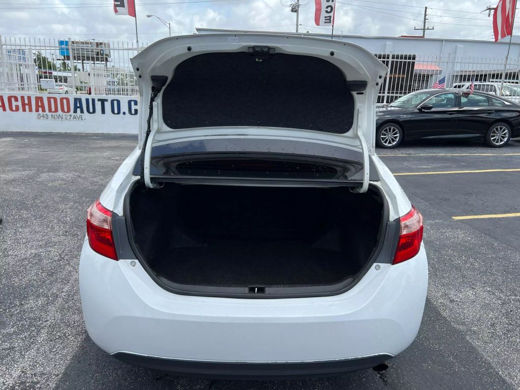 2018-Toyota-Corolla-13