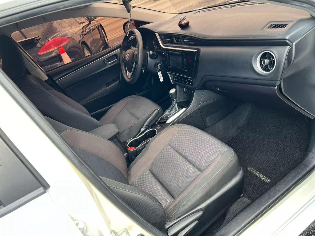 2018-Toyota-Corolla-19