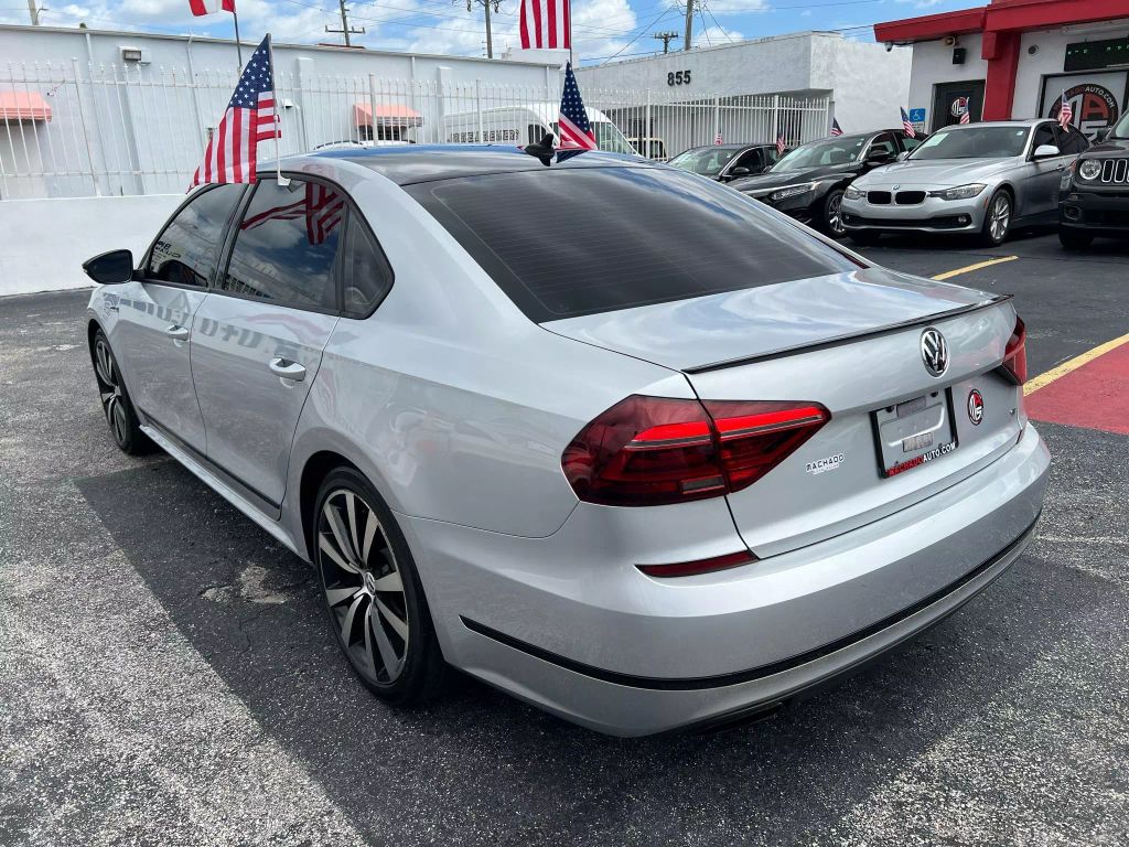 2018-Volkswagen-Passat-12