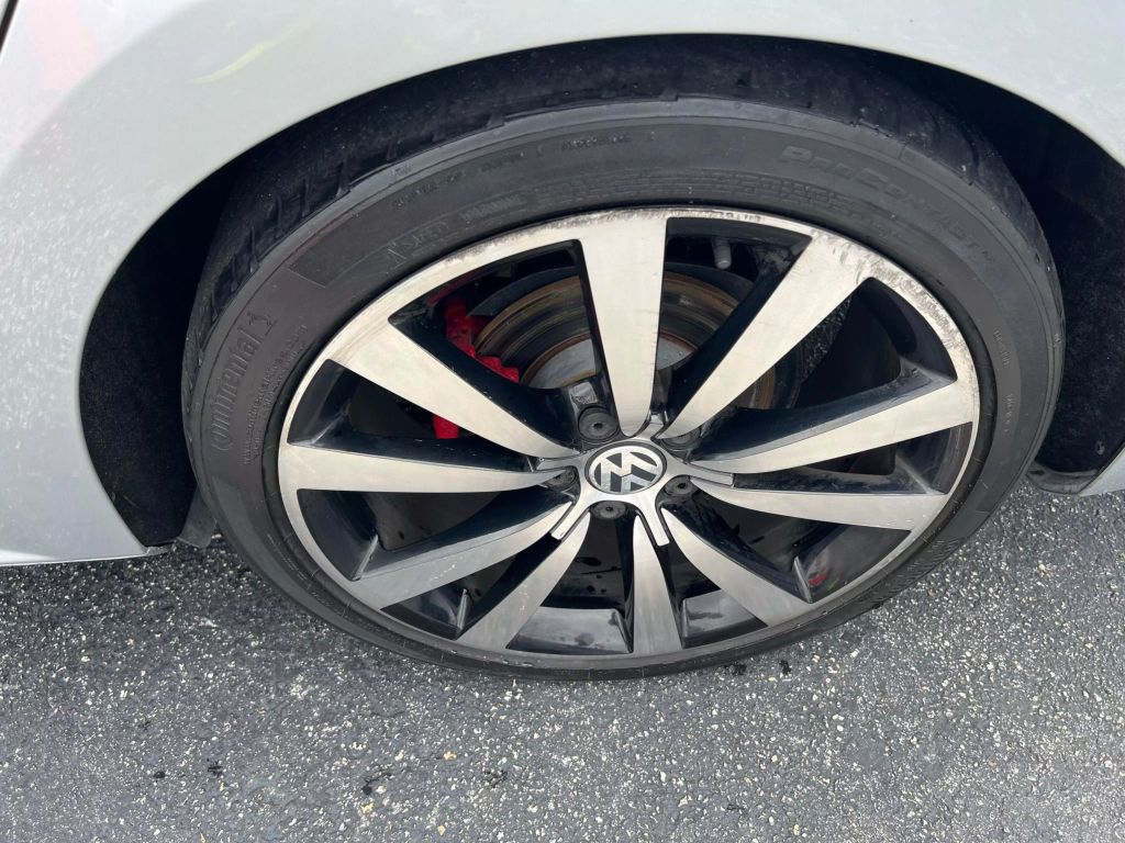2018-Volkswagen-Passat-3