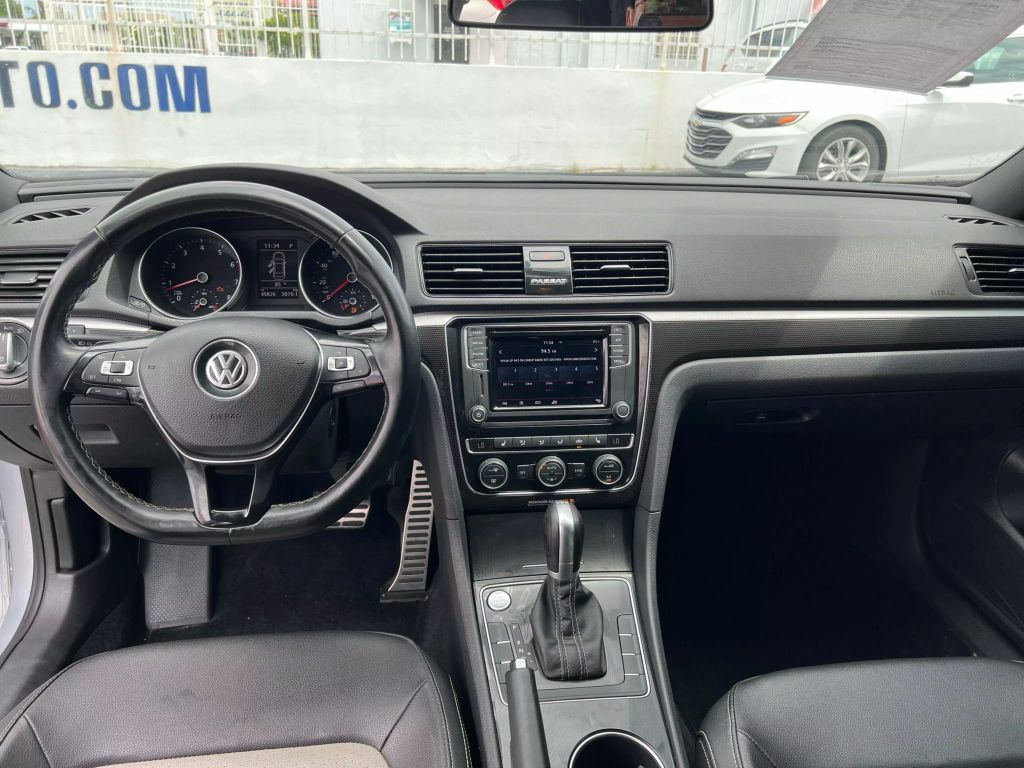 2018-Volkswagen-Passat-6