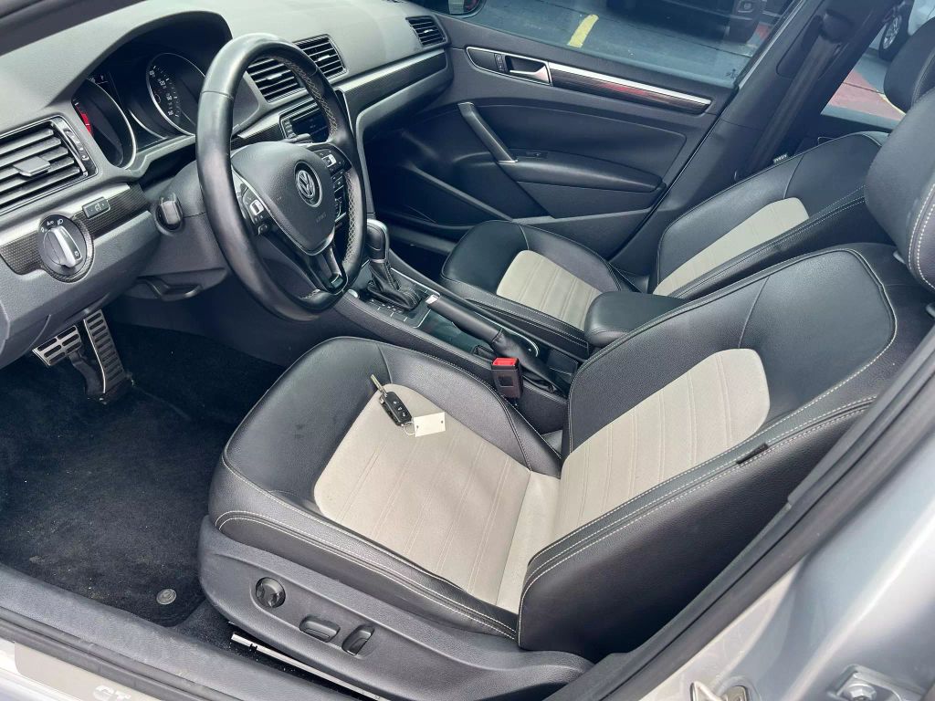 2018-Volkswagen-Passat-8