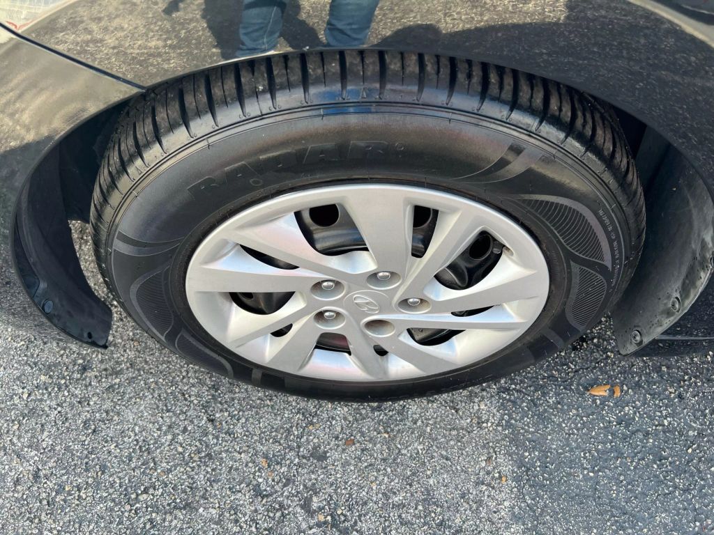 2019-Hyundai-Elantra-3