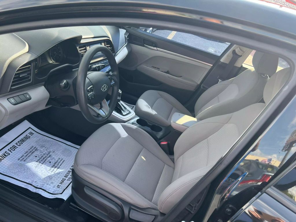 2019-Hyundai-Elantra-7