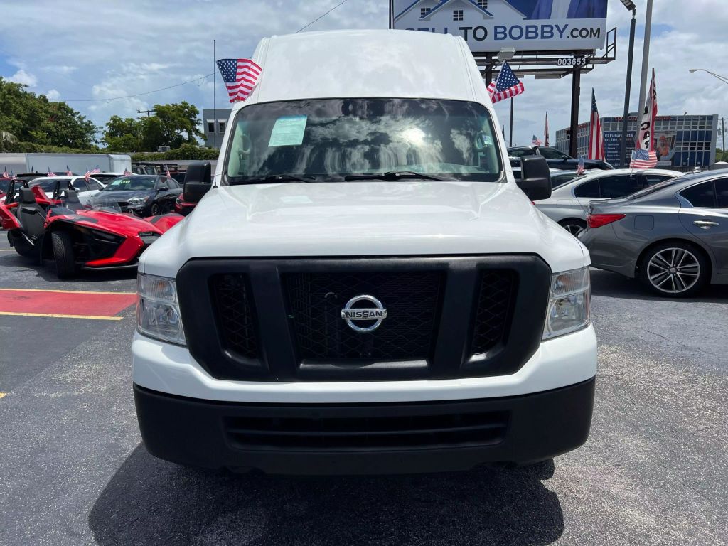 2019-Nissan-NV2500-HD-Cargo-1