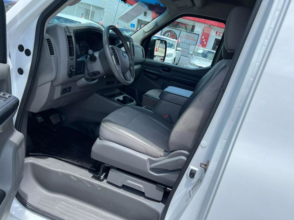 2019-Nissan-NV2500-HD-Cargo-7