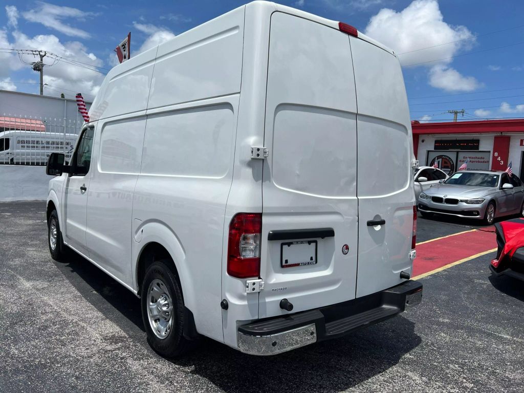 2019-Nissan-NV2500-HD-Cargo-9