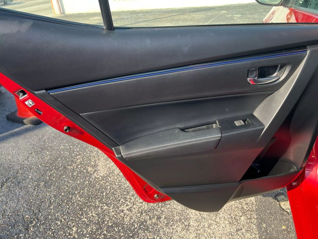 2019-Toyota-Corolla-10