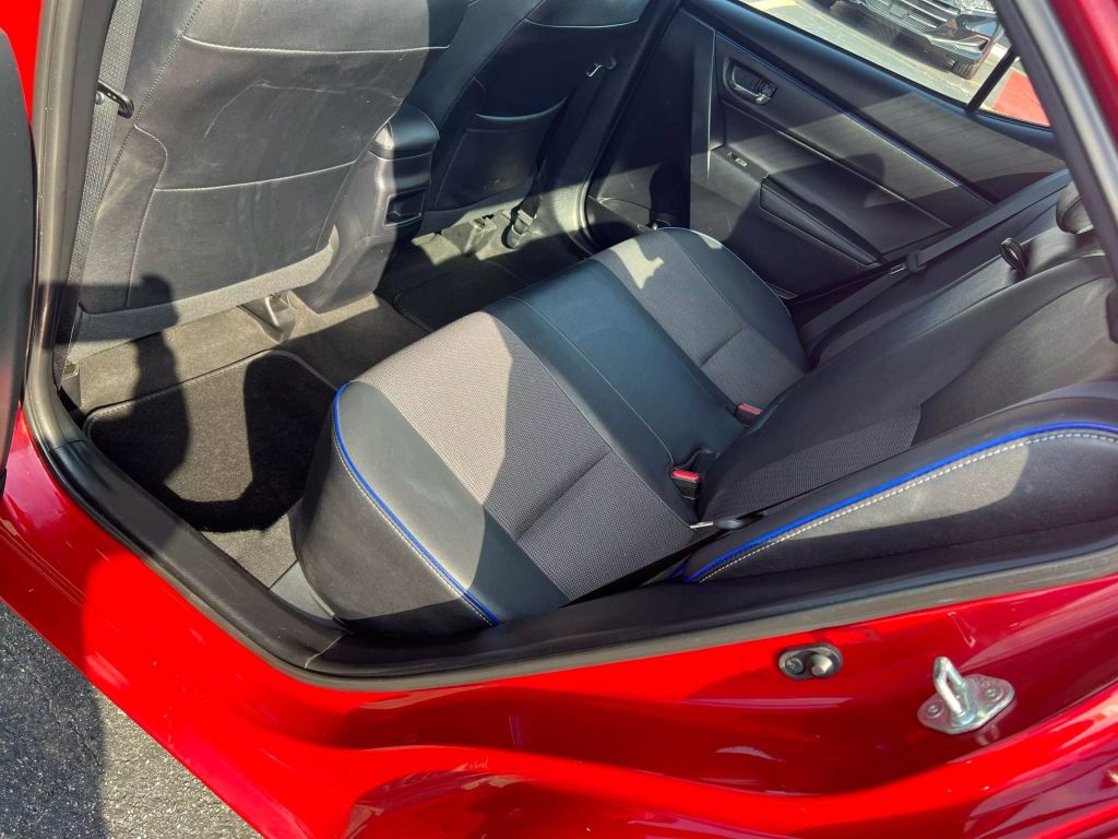 2019-Toyota-Corolla-11