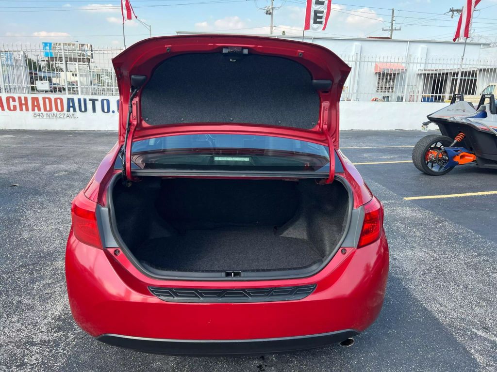 2019-Toyota-Corolla-14