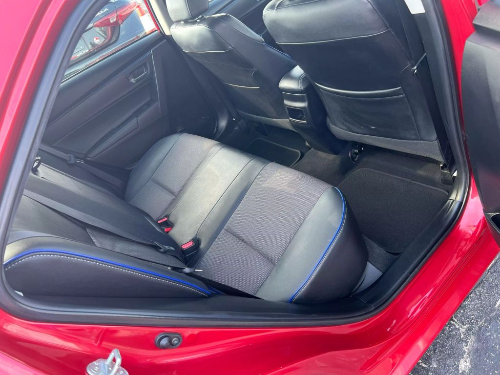 2019-Toyota-Corolla-18