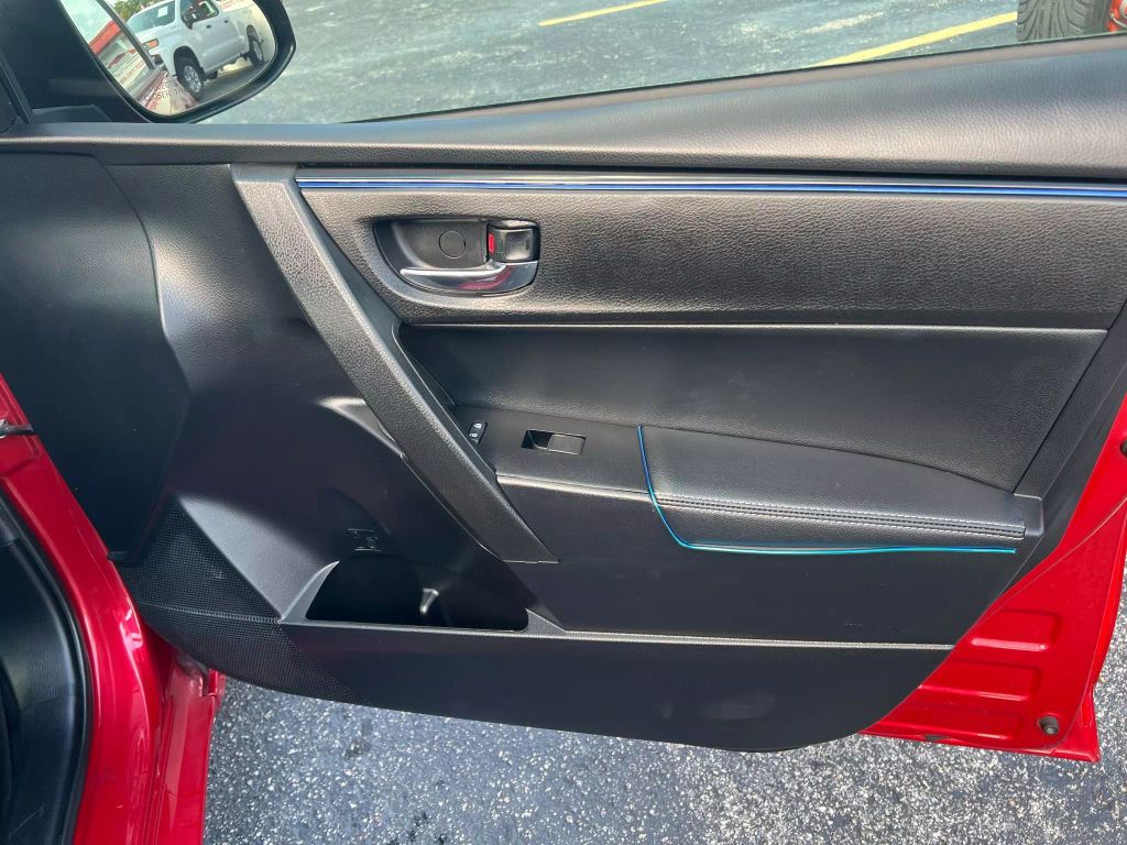 2019-Toyota-Corolla-19