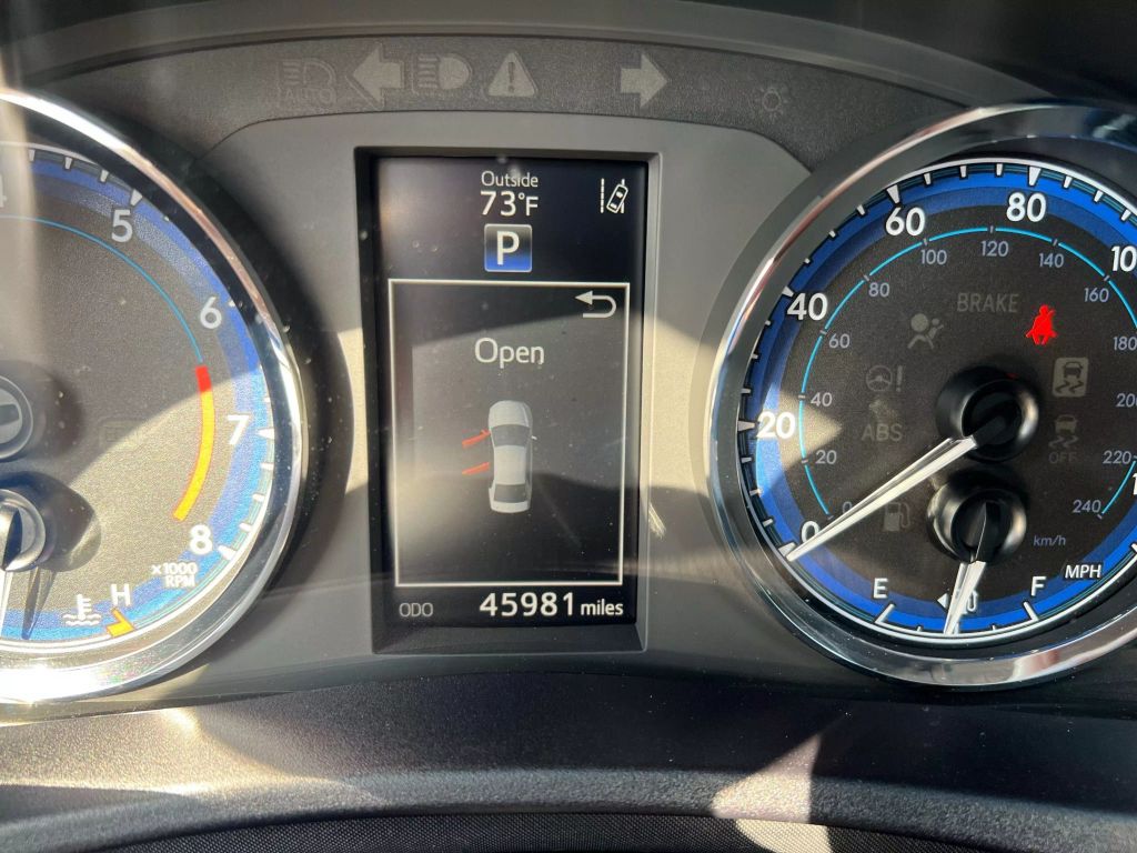 2019-Toyota-Corolla-6