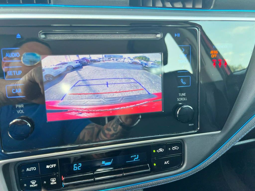 2019-Toyota-Corolla-7